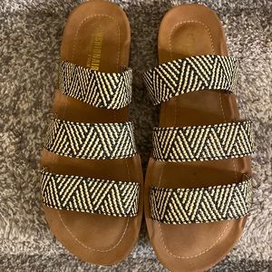Sandals size 8.5.